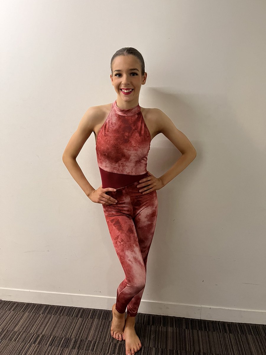 DeathridgeJess's tweet photo. Had a great weekend at my local dance show, crazy busy weekend but great fun with great friends 🤩 https://t.co/V6BU7BGIuq