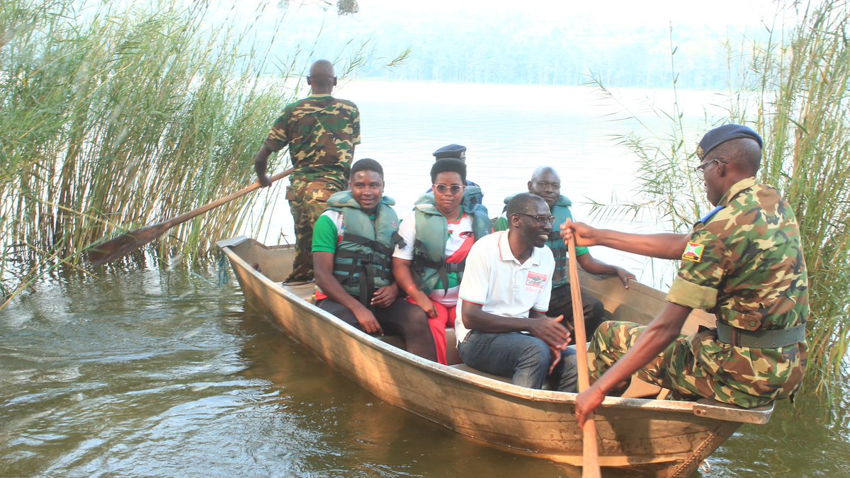 CnddFddButanyer's tweet photo. Urugendo rw'uno munsi 22/01/2024 Umunyabanga yarusozerereye ku Mutumba #Nunga uri ku kiyaga #Cohoha, ahatewe ibibuto vy'amavoka bizokwimishwa (Greffage) n'umugambwe @CnddFdd kugira haboneke ivoka yo mu bwoko bwa #Ruhere.
@CnddFdd 
@R_Ndikuriyo 
6/7 https://t.co/Ikbj8r5XZ8