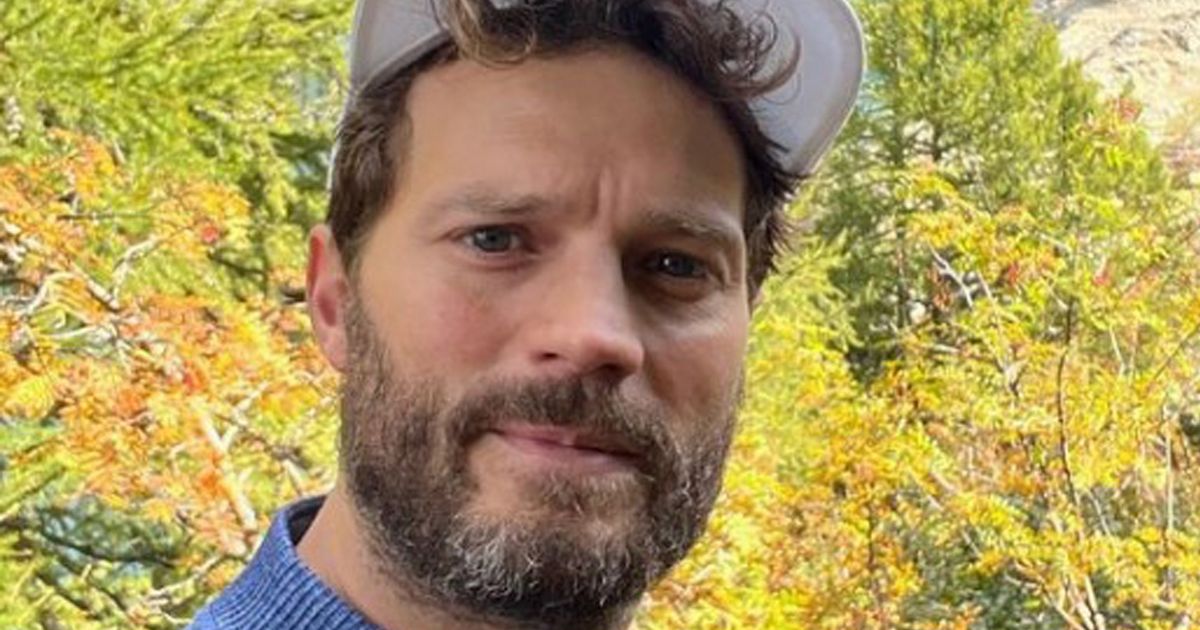 OK_Magazine's tweet photo. Jamie Dornan rushed to hospital after collapsing amid 'suspected heart attack' https://t.co/kKXutGv1R2 https://t.co/IzfQQBgQ1L