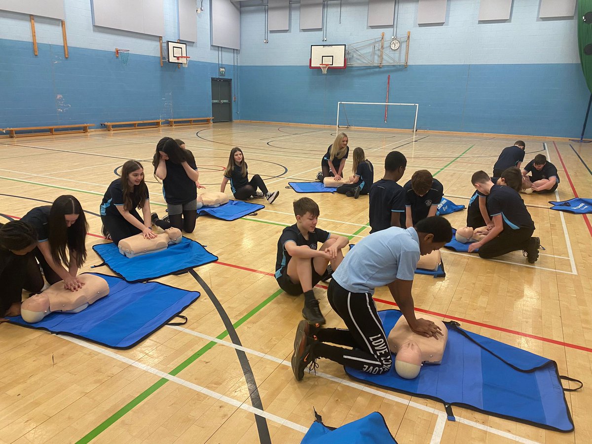 stcolumbaPEdept's tweet image. Heartstart begins this week for all our S1 - S3 pupils. All pupils will gain invaluable skills in CPR, dealing with a heart attack, bleeding, choking and using a defibrillator! #emergencylifesavers #howtosavealife @_stcolumba @NHSGGC