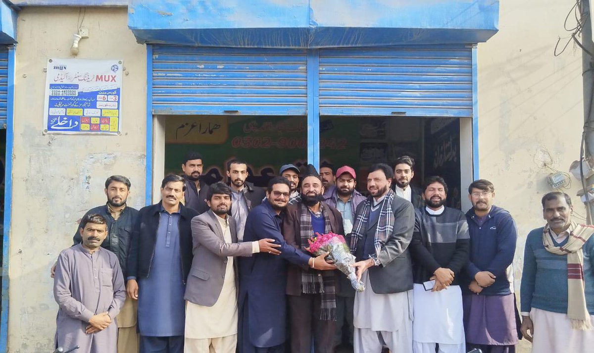 AsifAslamChawan's tweet photo. الحمد اللہ ۔
پریس کلب بند بوسن رجسٹرڈ ملتان کے مہرباں ممبران کے اعتماد سے چوتھی مرتبہ جنرل سیکرٹری منتخب ۔
تمام ممبران جنھوں نے اعتماد کیا اور ایک دفعہ پھر خدمات کا موقع فراہم کیا انکا تہہ دل سے مشکور ہوں ۔
نوٹ۔ جن دوست احباب نے خصوصی دعاؤں میں یاد رکھا انکا بھی ممنون ہوں۔ https://t.co/jT7zLcVtx7