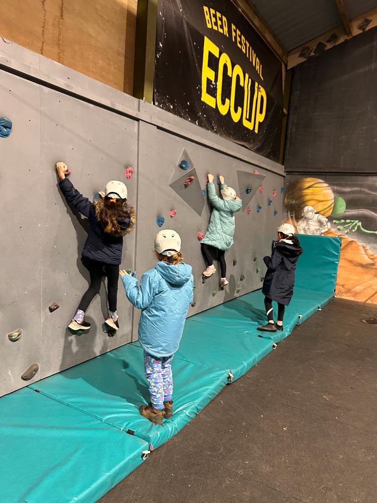 MissGJackson1's tweet photo. Meanwhile, our other two groups tackled the climbing wall and Jacob’s ladder! https://t.co/4EX2VOad2y