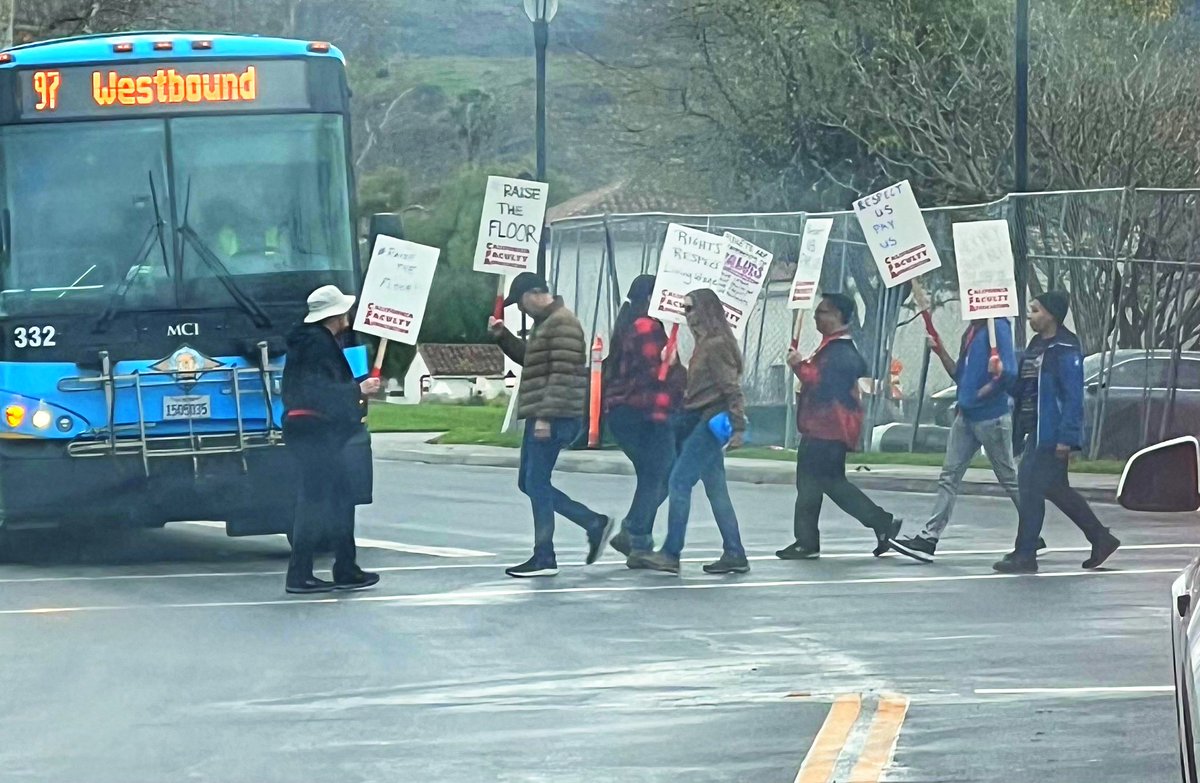 TheCIView's tweet photo. Attention, CI Students! The California Faculty Association, in collaboration with the Teamsters union, has initiated a five-day strike starting today, Jan. 22. Despite this, the campus remains open for the first week of the spring semester. https://t.co/R0wgDQb0Rt