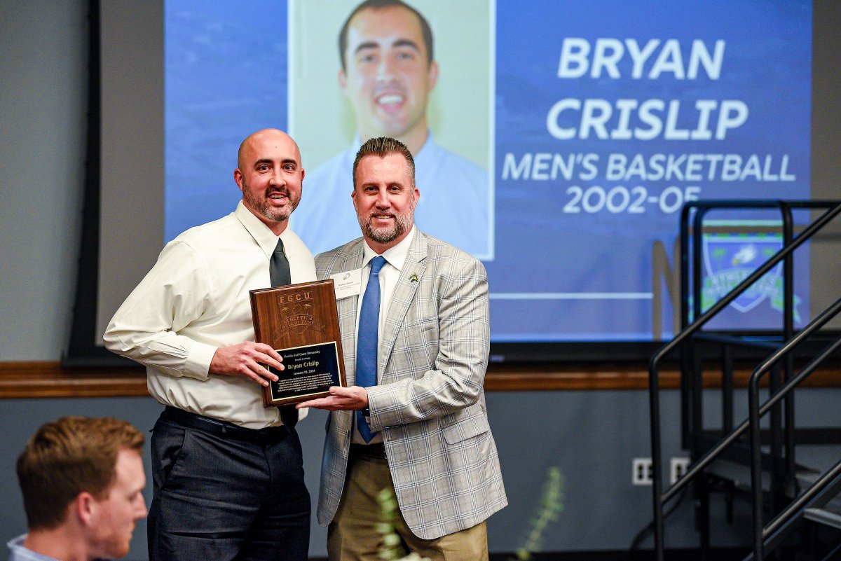 FGCU_MBB's tweet photo. Congratulations Bryan Crislip on being inducted into the FGCU Athletics Hall of Fame Class of 2024!

#WingsUp https://t.co/iNR2ur138I