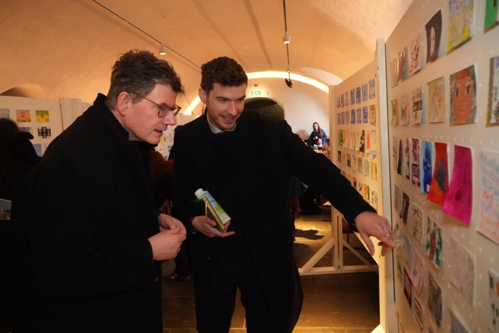BritEmbDublin's tweet photo. Earlier today we were at @IMMAIreland with @ieBritish  to launch the creative showcase of postcards created by 741 pupils from 20 schools across the UK and Ireland on the theme of "Identity" 🎨

#IdentityPostcards @ieBritish @BritishCouncil https://t.co/zAky4PTwjR