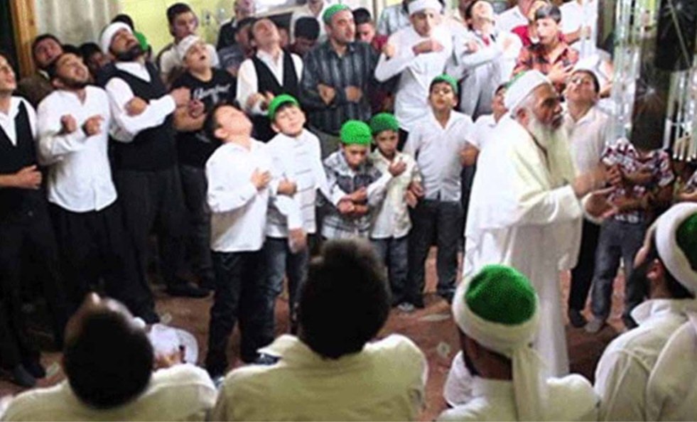 BİR NESİL
BİLGİNİN CEZALANDIRILDIĞI
CEHALETİN SAADET OLDUĞUNU
ÖĞRENEREK  YETİŞİYOR

BİR SONRAKİ NESİL
CAHİL OLDUKLARINI DAHİ BİLMEYECEK 

ÇÜNKÜ 
BİLGİNİN NE OLDUĞUNU DAHİ
BİLMEYECEKLER

Ursula K. Le GUIN