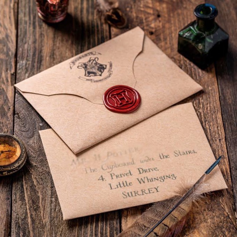 TheDailyHPotter's tweet image. Repost this if you are still waiting for your Hogwarts letter ✉️