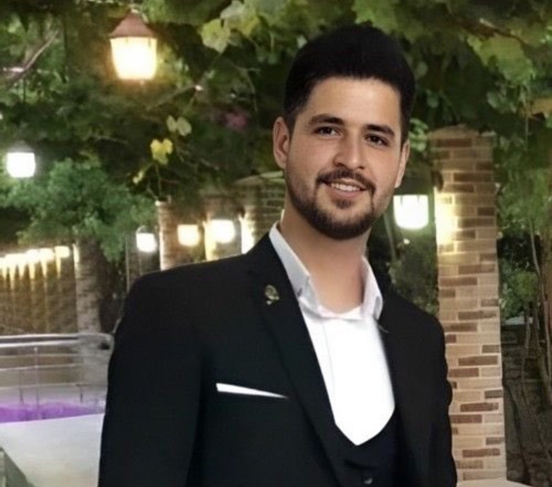 EdvinFarhadG's tweet photo. دو عزيز،
دو جان
دو تا از فرزندان ايران رو ميخوان بكشن
چه كار كنيم؟
#محمد_قبادلو
#رضا_رسايى https://t.co/2FLuKYB0Iq