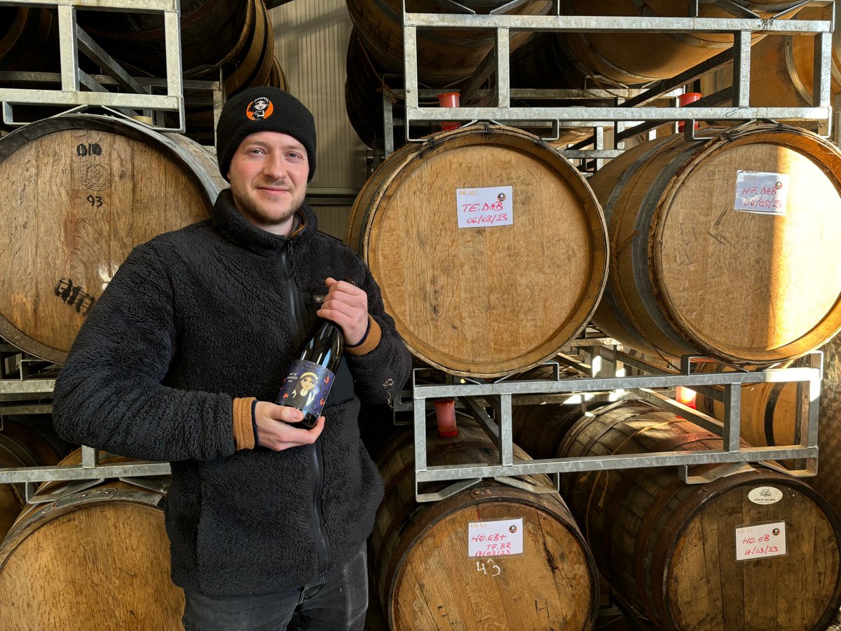 LittlePomona's tweet image. Wassail @herefordtimes &amp;amp; @JoshuaDyerHT! 
🙏🏽Thanks for sharing news of Art of Darkness 2021 emerging from the cellar... ➡️bit.ly/HT-AOD21
One of our favourites, we&apos;ll have on tasting this Saturday at the Bottle Shop 12-3pm &amp;amp; at next #BromyardMarket 4 Feb
#RethinkCider