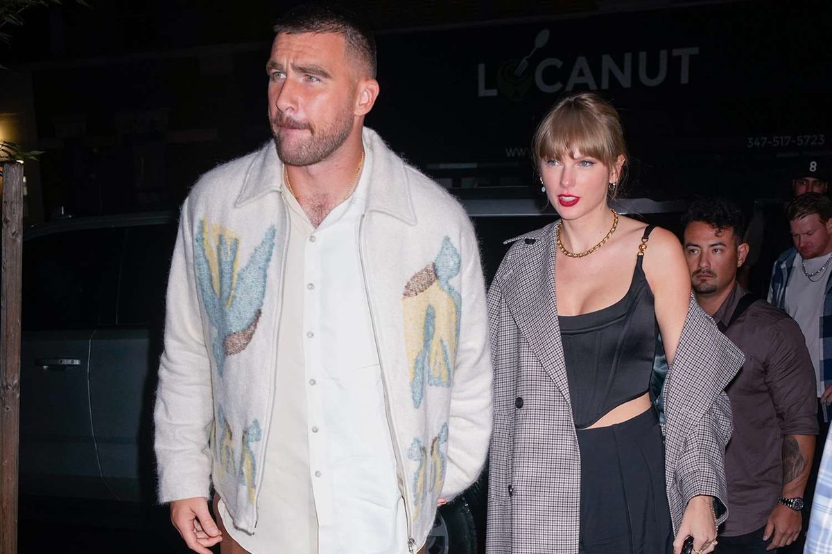 KcaWomansRights's tweet photo. @taylorswift13 #Nickelodeon Had 2 Kansas games with Taylor and her bf Travis keile the past 2 #kca host been a former #SuperBowl player and with #SuperBowlLVIII on Nick too c'mon @taylornation13 they can't gave it away. #kca #TaylorSwift13 #TaylorSwft @DailyNickNews https://t.co/BeDbEbjc2v