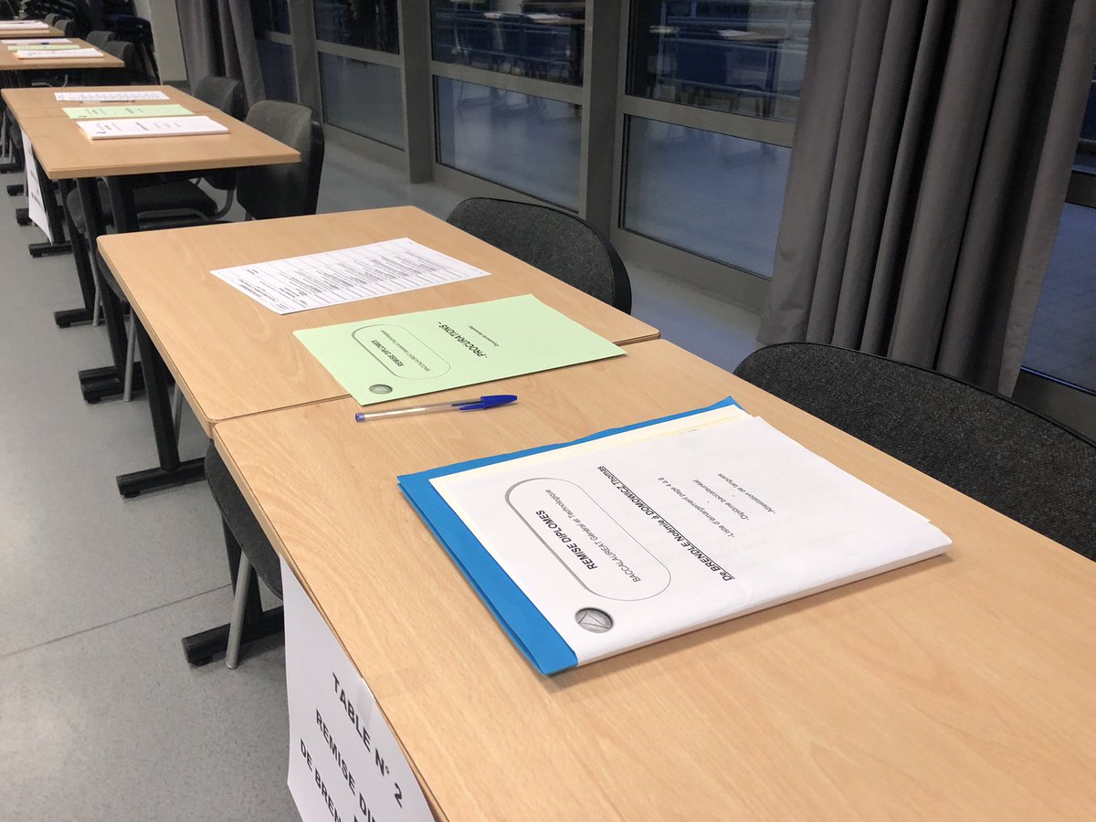 VBitterly's tweet photo. Renouer avec la remise des diplômes 2023 du baccalauréat et du BTS !
Pouvoir échanger avec les anciens élèves et étudiants, les féliciter! Moment réussi pour ~90% d’entre eux ce vendredi 19/01. Un grand merci aux personnels qui ont préparé et encadré  ce  moment @acstrasbourg https://t.co/HYzdktVOXU