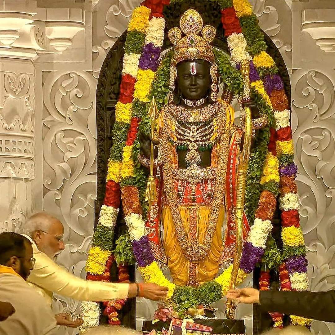 akash98agarwal's tweet photo. भये प्रकट कृपाला...!!!

अभिजीत मुहूर्त में संपन्न हुई श्री रामलला के नवीन विग्रह के भव्य रूप के दिव्य दर्शन ।
जय श्री राम🙏🏽 https://t.co/rUwNY9Javx
