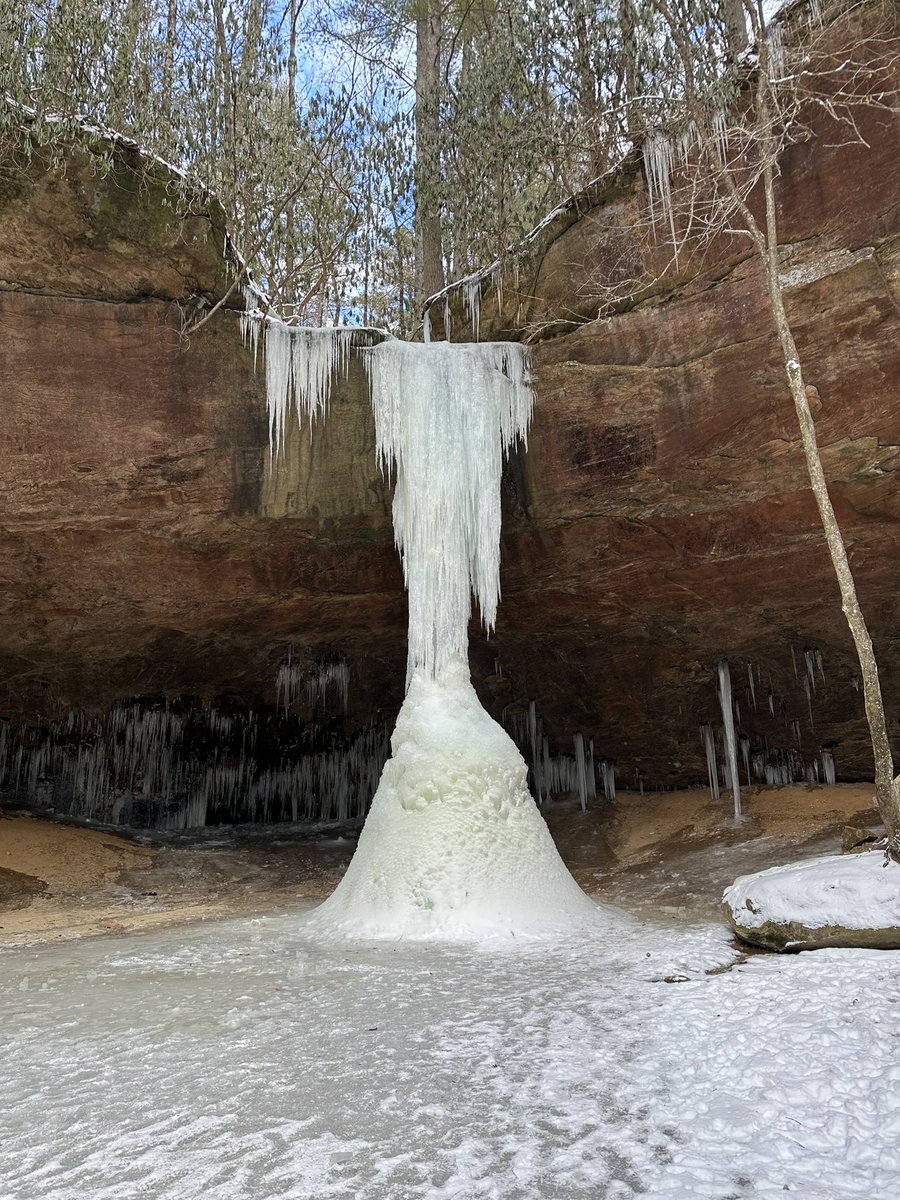 bluegrassvet's tweet photo. @TomAckermanWx   There were some positives that came from our sub-freezing week.  Copperas Creek Falls in the Red River Gorge was frozen solid this morning. https://t.co/t0RJTMGLtz