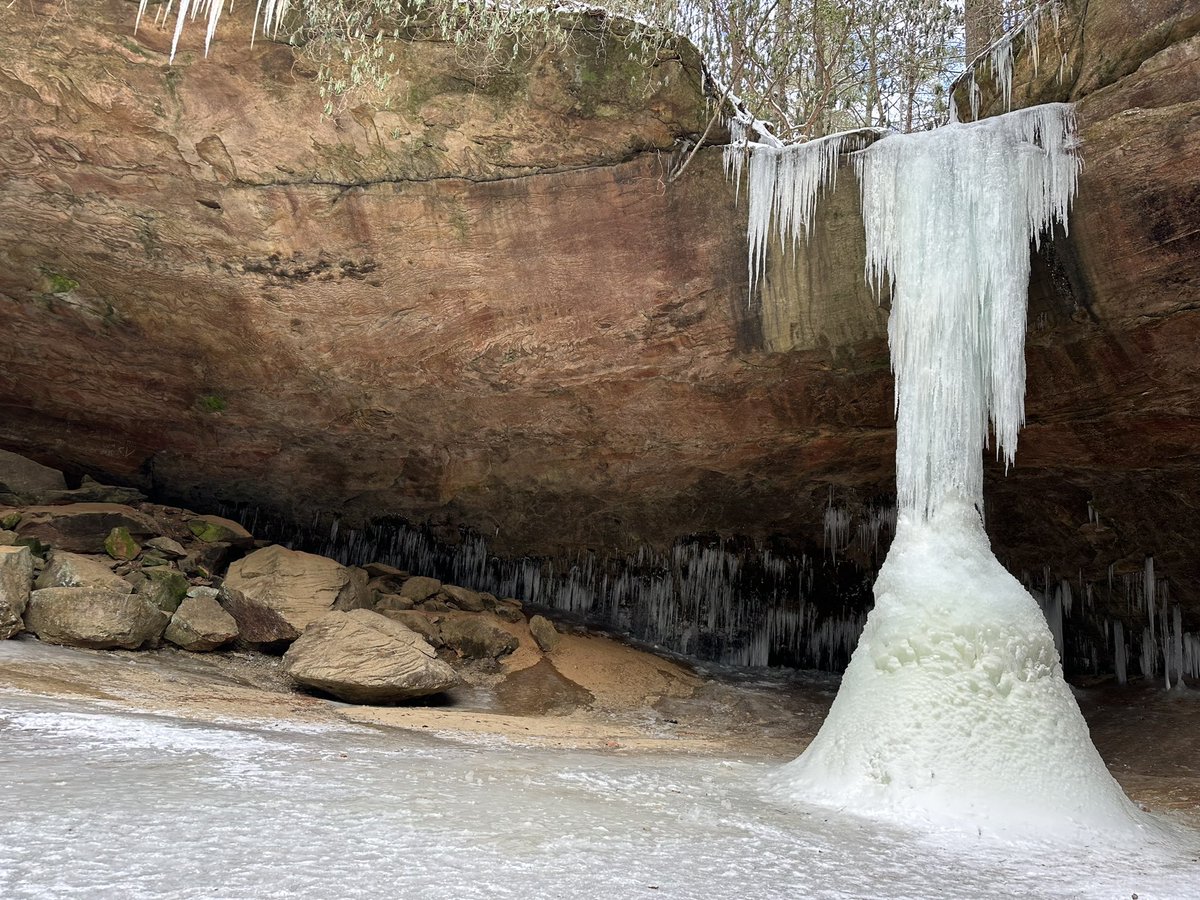 bluegrassvet's tweet photo. @TomAckermanWx   There were some positives that came from our sub-freezing week.  Copperas Creek Falls in the Red River Gorge was frozen solid this morning. https://t.co/t0RJTMGLtz