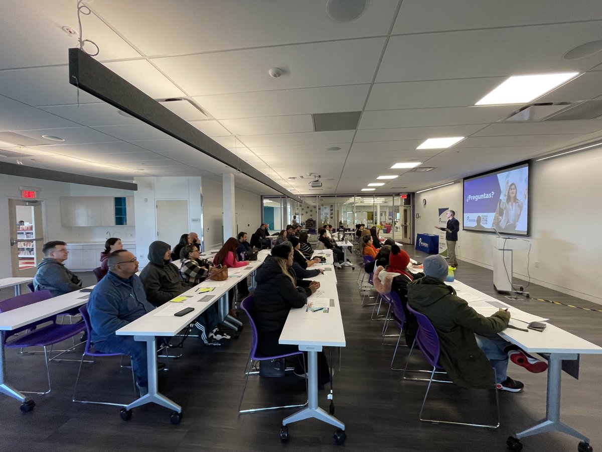 ProsperaUSA's tweet image. 👉This past Saturday, our team in Georgia had a successful orientation in the Gwinnett County Public Library: Norcross Branch! @gwinnettlibrary
✨Entrepreneurs had the opportunity to learn and ask questions about business basics 🤝💼
#Georgia  #gcpl #businessbasics