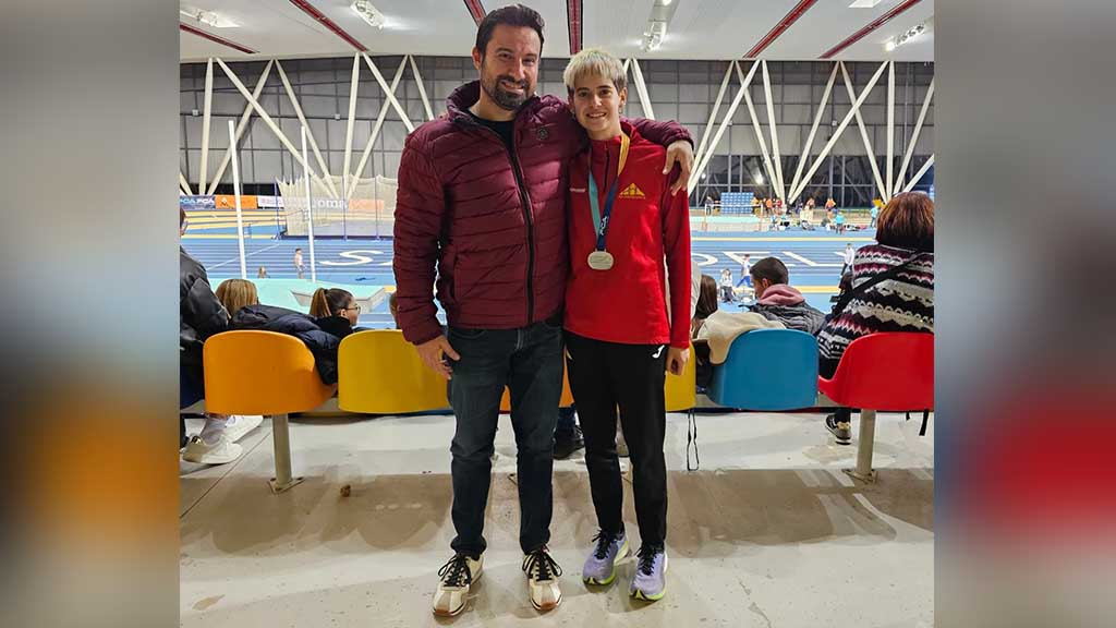 Ebresports1's tweet photo. 🏆🥈🏃‍♀️ Plata d'Andreea Sabou i Laia Monforte al català d'atletisme

▶ LA NOTÍCIA: https://t.co/xYNy213dEQ

@paucg_amposta @laia_monforte @AlvaroAljarilla @AteEbre @Atletisme_FCA @atletismoRFEA @esportcat @ajamposta, @MarcFornos @irccid,@RadioAmposta @TomasLitus https://t.co/9uyGsH8Rj2