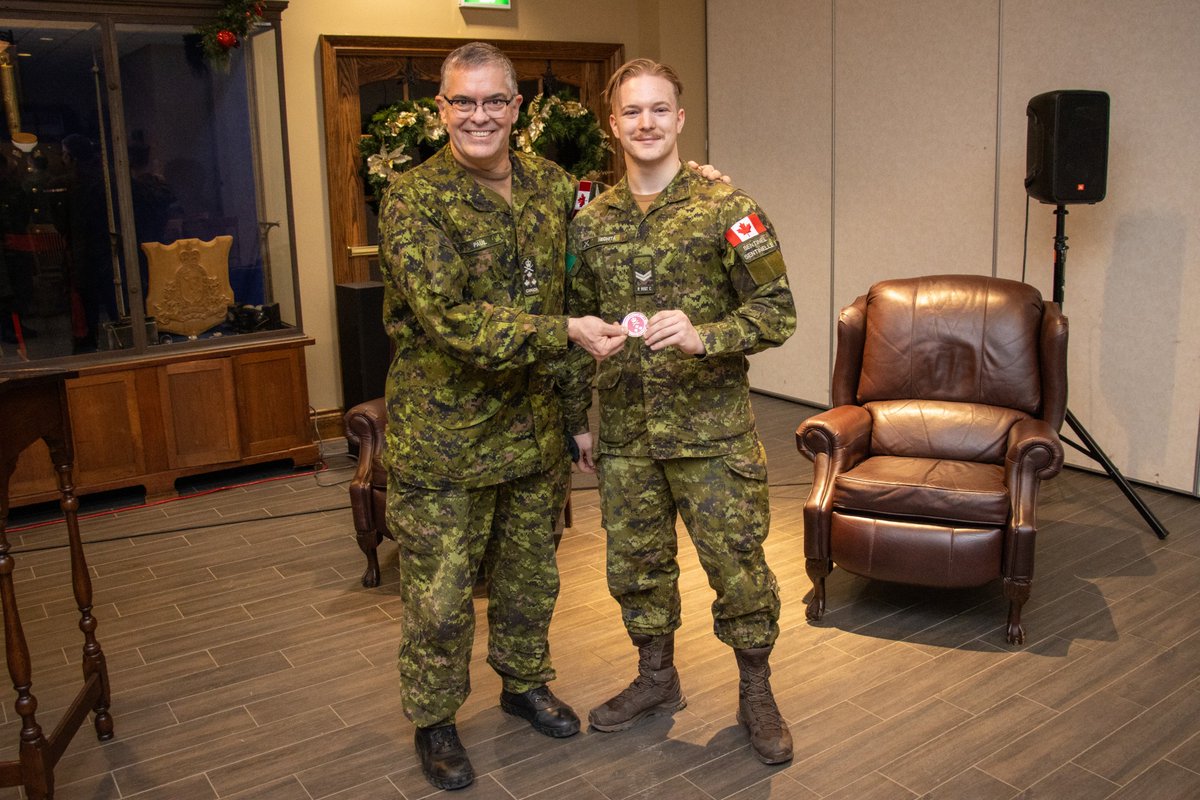 Army_Comd_Armee's tweet image. Thanks to my colleagues at 32 Canadian Brigade Group for joining me to discuss what’s ahead for @CanadianArmy in Latvia and beyond. @4CdnDiv4DivCA