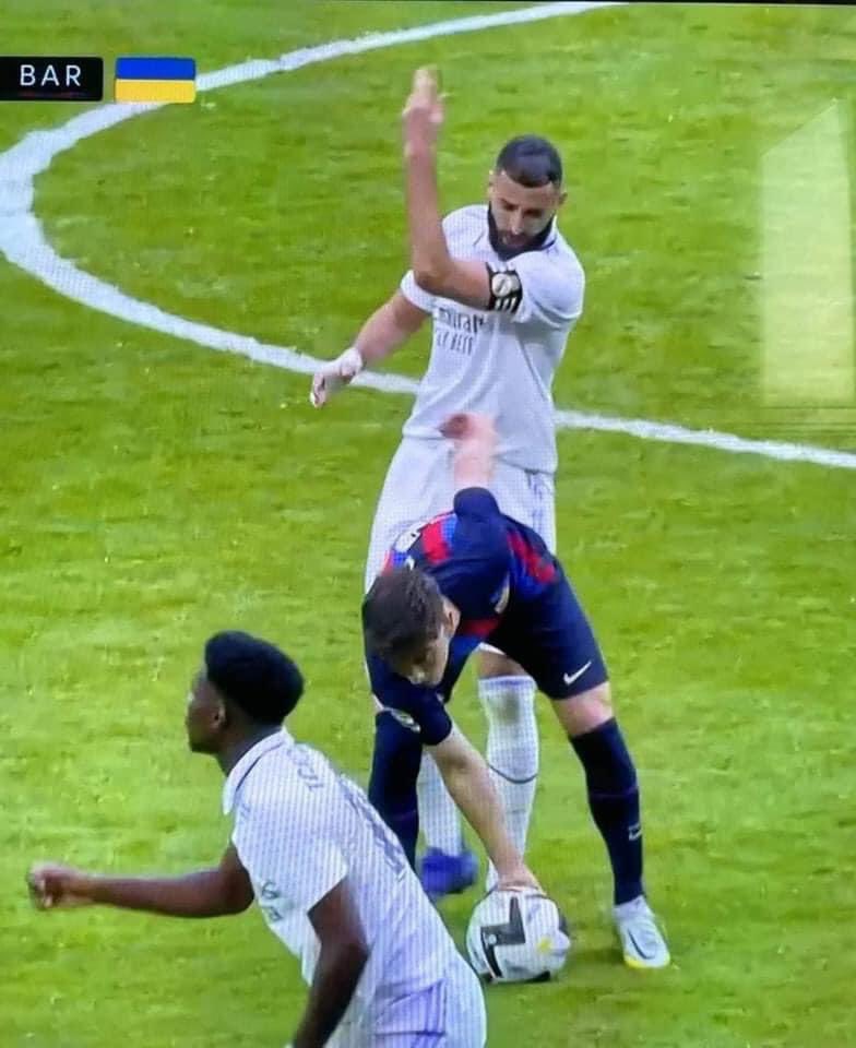 lbomlz's tweet photo. اخر 14 كلاسيكو :
0-0 🤝
2-0 مدريد
3-1 مدريد
2-1 مدريد
2-1 مدريد
3-2 مدريد 
4-0 برشلونة
3-1 مدريد
3-1 برشلونة
1-0 برشلونة
2-1 برشلونة
4-0 مدريد
2-1 مدريد
4-1 مدريد
9 انتصارات ريال مدريد
4 انتصارات برشلونة
1 تعادل
الاهداف:ريال مدريد 27 _18 برشلونة
الريال يخشى برشلونة😂 https://t.co/Ynju8k1fjl