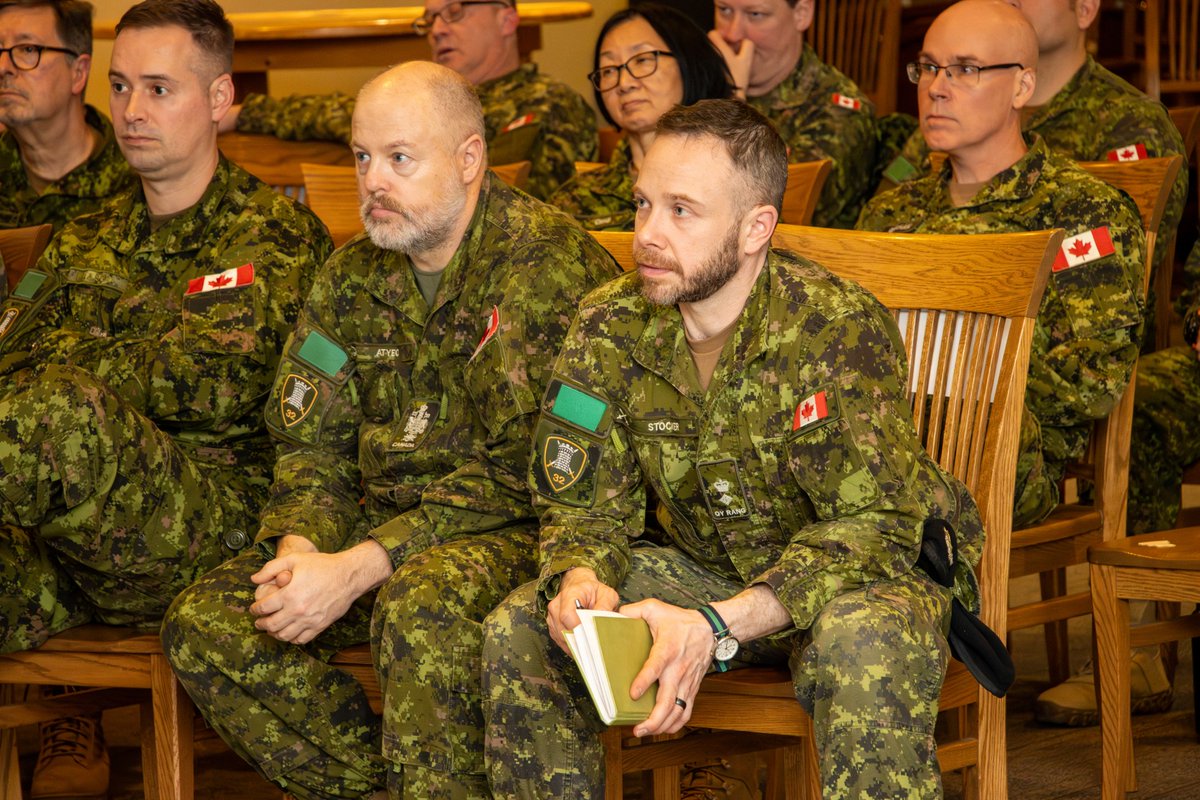 Army_Comd_Armee's tweet image. Thanks to my colleagues at 32 Canadian Brigade Group for joining me to discuss what’s ahead for @CanadianArmy in Latvia and beyond. @4CdnDiv4DivCA
