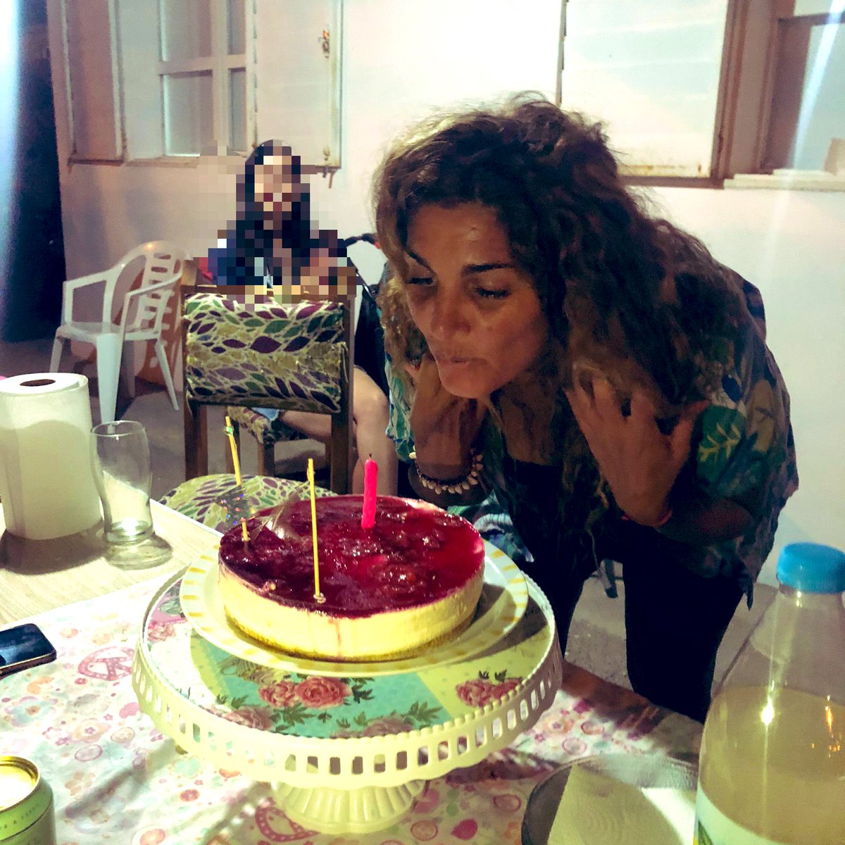 Hoy es mi cumple 🎉 🎁
Mis deseos  son de felicidad para todos , de la manera que elijamos 💕