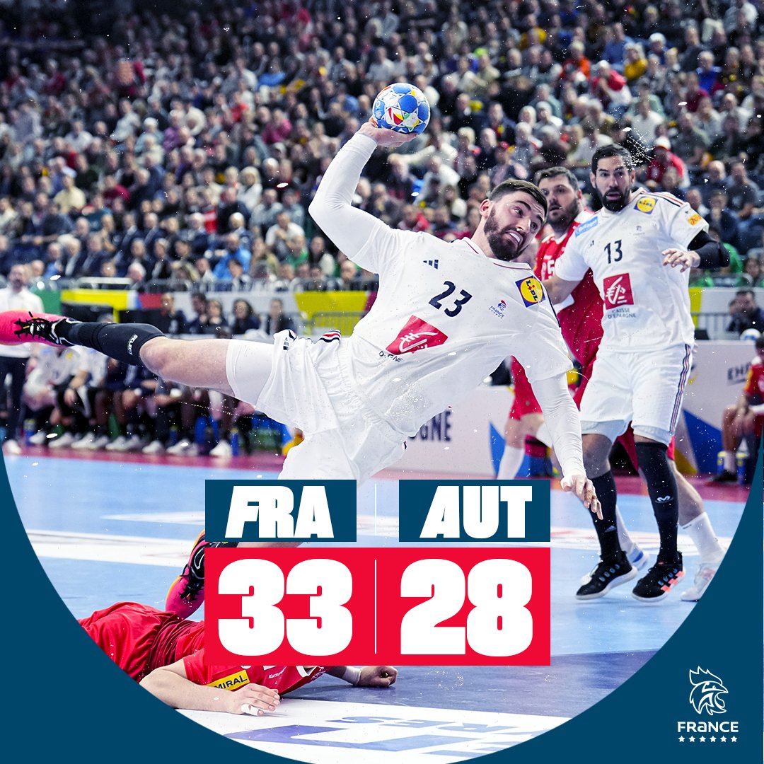 FRAHandball's tweet photo. VICTOIRE ! 🇫🇷33-28🇦🇹
C'est fait, les BLEUS s'imposent face à l'Autriche et filent en demi-finale ! 🔥
Les BLEUS affronteront la Hongrie mercredi pour clôturer le tour principal 
🇫🇷⚡🇭🇺
L'aventure Européenne continue ! 💪🇫🇷
#BleuetFier https://t.co/baRJGFGpTg