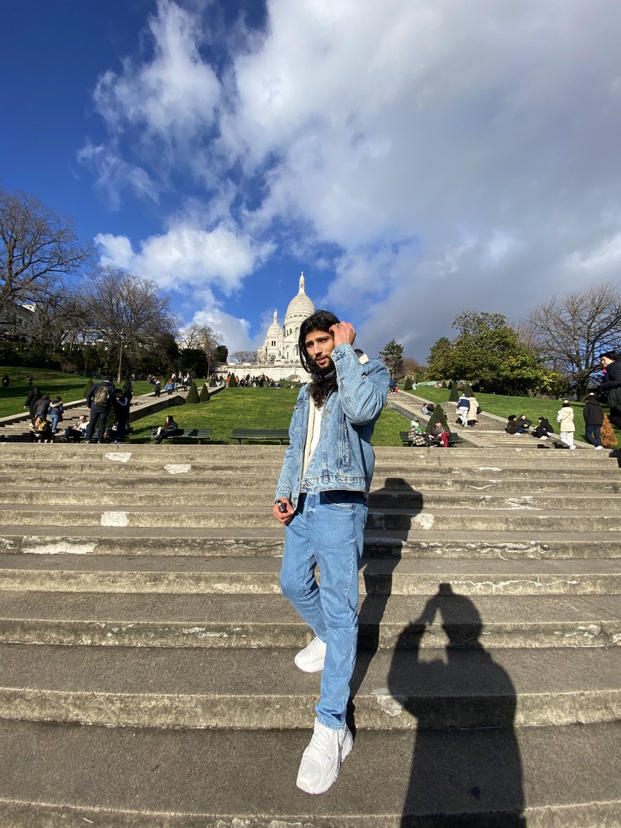 انا مش جامد انا مستور
انا مش شاطر ربنا اللي عاوزني ف الحته دي لاسباب 🙂