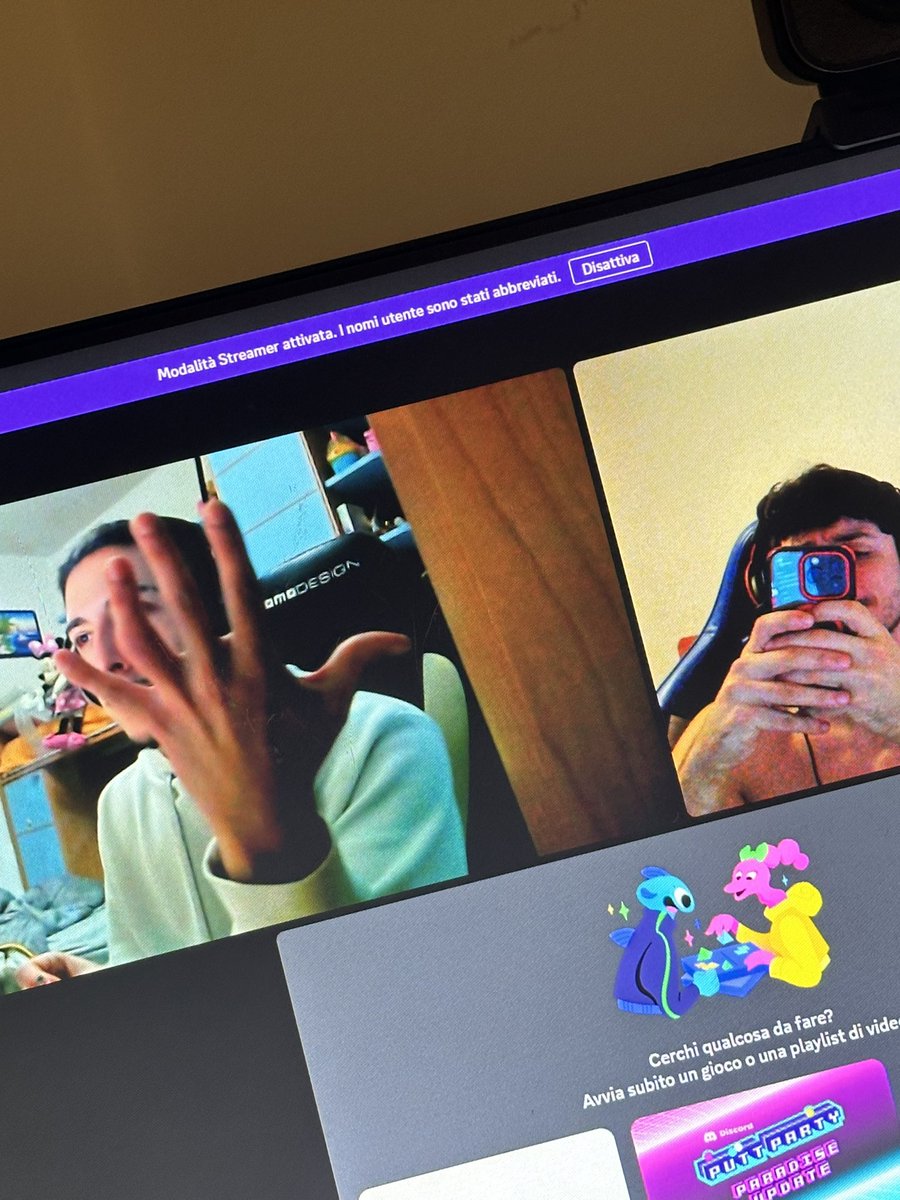 Ecco perché faceva schifo su r6…. Ha il dito che guarda dall’altra parte <a href="/FrvncyR6/">Frvncy ♰</a> <a href="/SorryImDavid/">𝙨𝙤𝙧𝙧𝙮</a> <a href="/hamburger/">ellis 🍔</a>