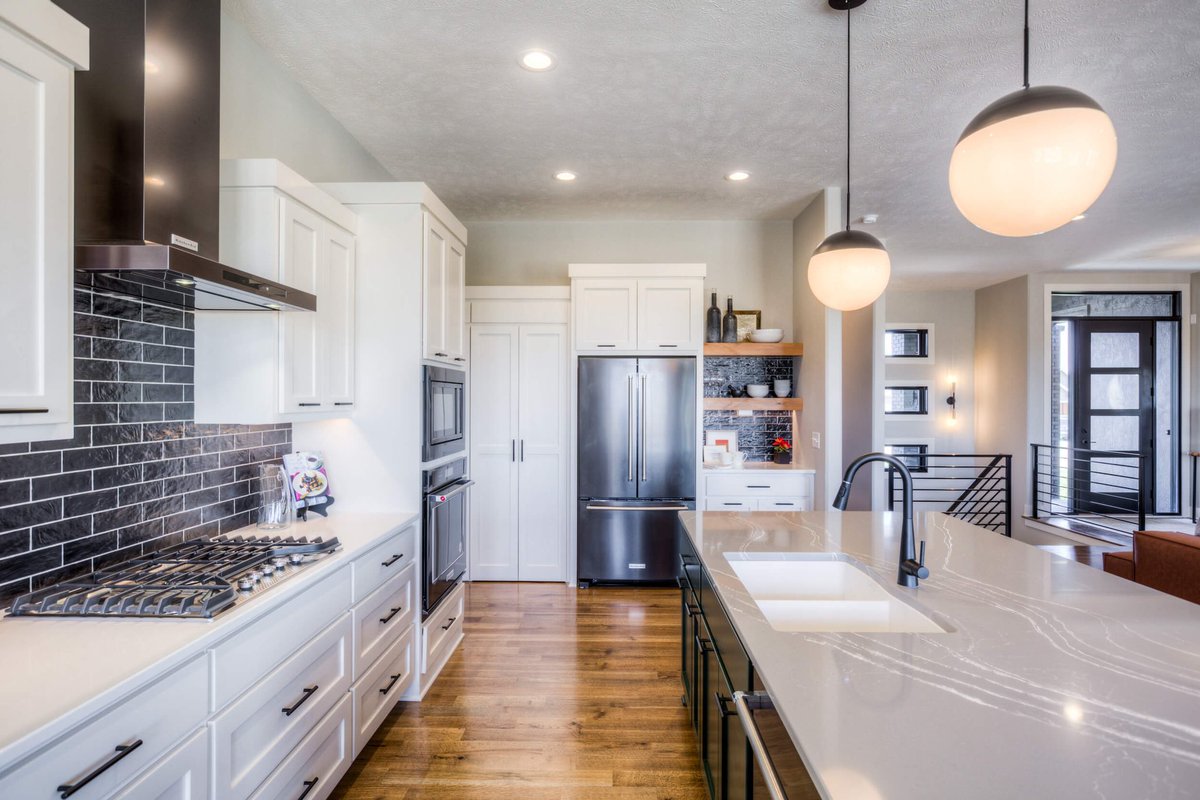 Cooking in style!👩‍🍳🤍

🎨 Brianne Wilhelm
🏠 Silverstone Building 
      @PinpointHomes 
🪵 Titan Cabinet
💡 Ferguson Showrooms 
📸 @timperryphoto 

#interiordesign #interiorinspiration #kitcheninspiration #kitchengoals #homedecor #kitchendesign #dreamkitchen