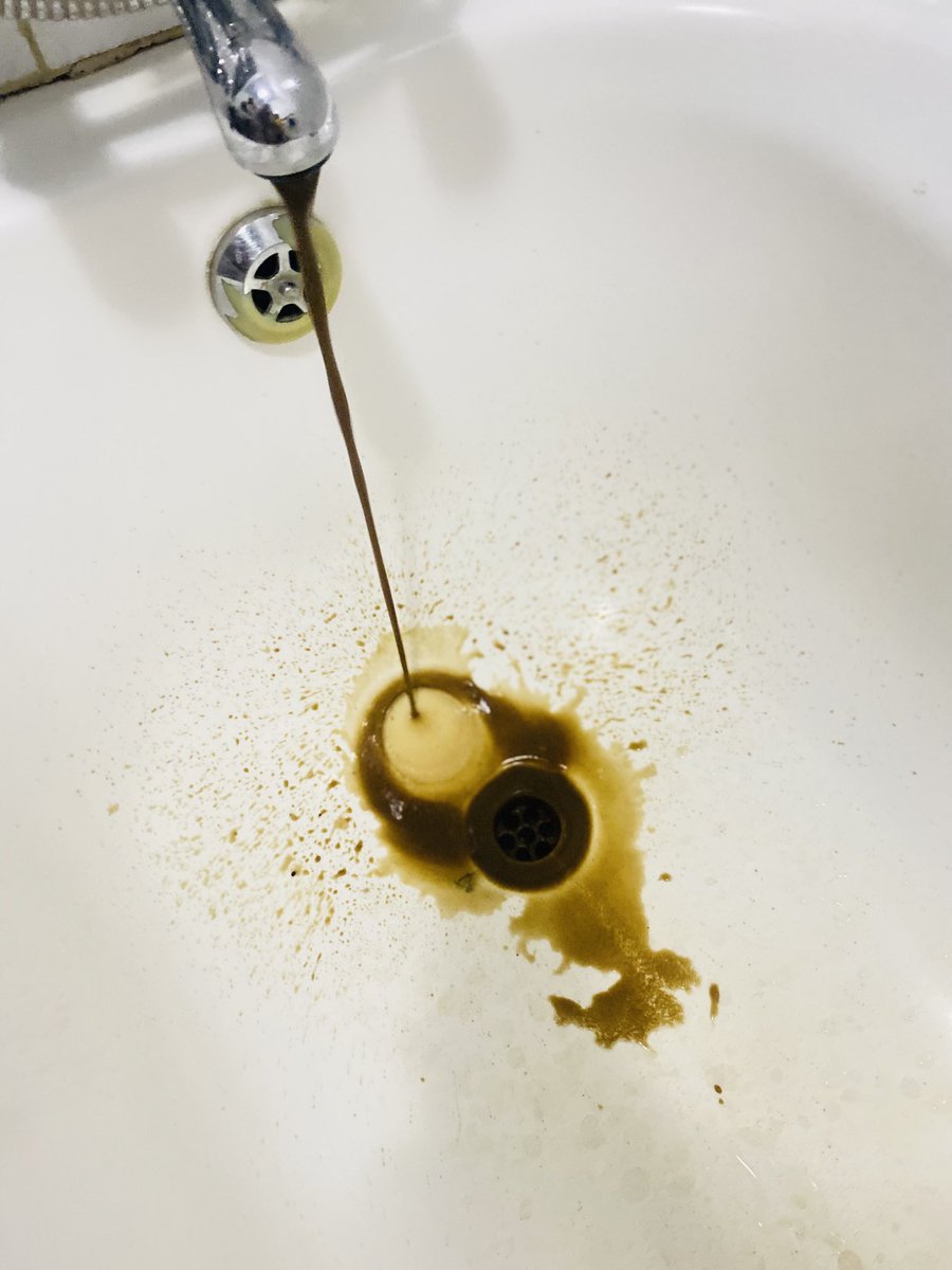 KamBusi's tweet photo. Water right now in Ekangala, Bronkhorstpruit 😰😷#mkhontowesiwe #cyrilramaposa#anc https://t.co/AnJBPRN2ha