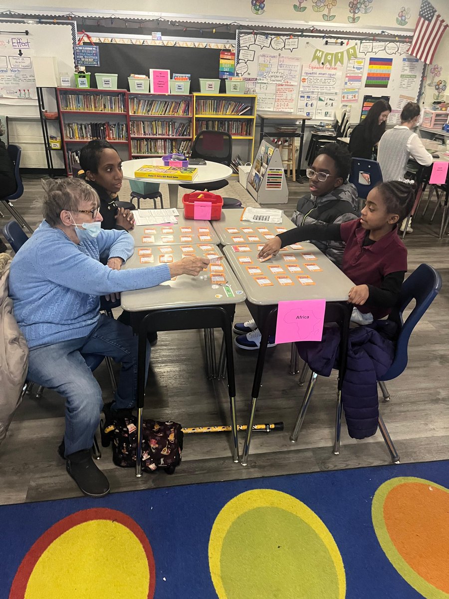 csasyracuse's tweet photo. #CSASCS Elementary showed how reading can be fun during Literacy Night! On January 18th, families visited various classrooms to learn literacy strategies to work with their children at home. Rooms varied from sight words to context clues to theme.

@CharterEmpire @nycharterassoc https://t.co/xp9uICltWy
