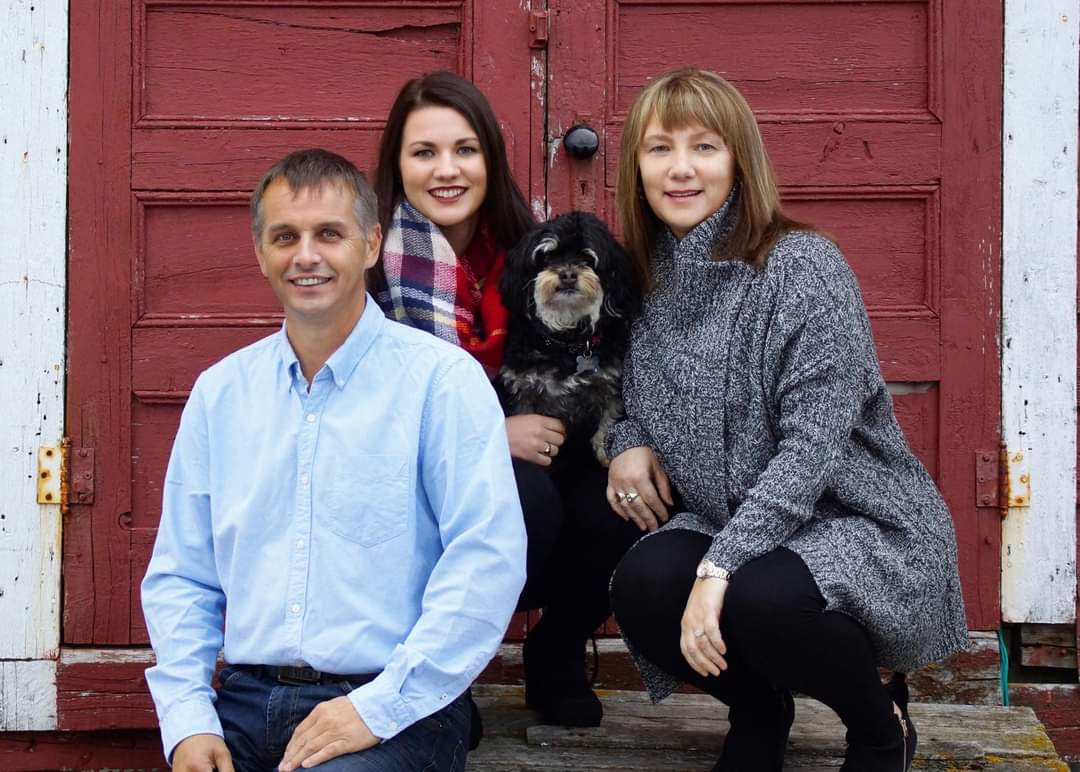 DwightBallNL's tweet photo. Saddened to hear of Minister Derrick Bragg's passing, a kind &amp; generous human being. He loved his life, he had a great sense of humor &amp; dearly loved our province, especially our rural communities.
Condolences to Bev, Allison, his beloved Drew &amp; all his family and friends, RIP https://t.co/zAlVwTQE1C