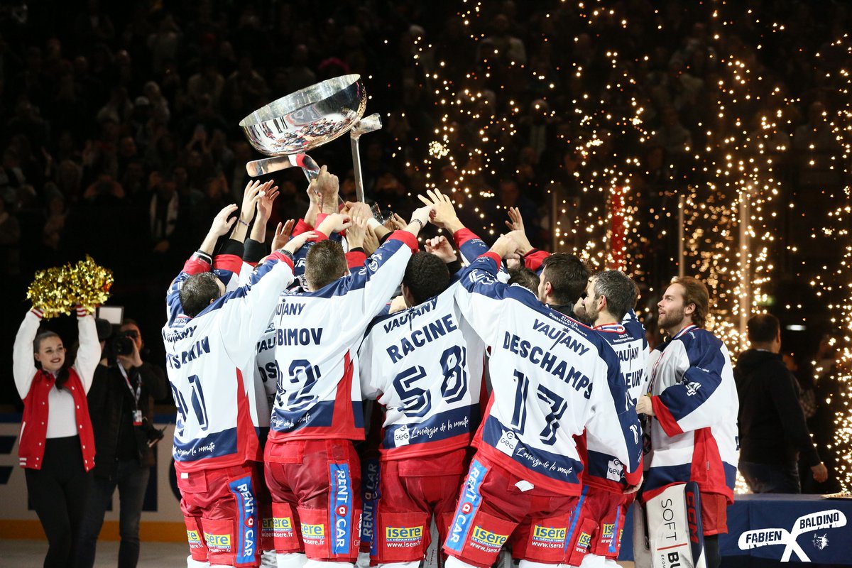 bruleursdeloups's tweet photo. 🏆 6ème Coupe de France !

Quel symbole de remporter ce trophée Pete Laliberté la saison de nos 6️⃣0️⃣ ans !

À notre équipe, nos supporters, nos partenaires, notre staff sportif et administratif, une seule chose à vous dire : 𝐌𝐄𝐑𝐂𝐈 ! ✨

📷 @fabdl19 https://t.co/FEp8tqVG1g