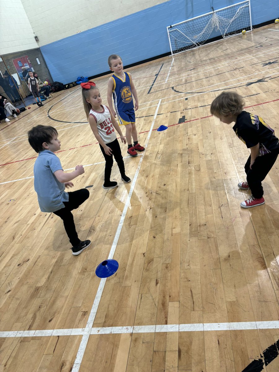 NLTitansEH's tweet photo. Tonight’s classes -Tiny and Minis at Matt Busby Centre 🏀🏀

Both classes were working on passing!! ⛹️

📸 Tiny Titan’s 📸 https://t.co/ENUlkBvVwa