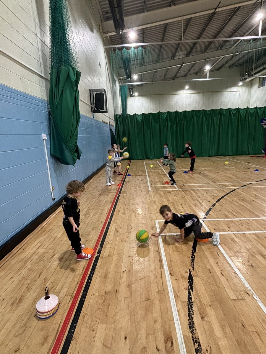 NLTitansEH's tweet photo. Tonight’s classes -Tiny and Minis at Matt Busby Centre 🏀🏀

Both classes were working on passing!! ⛹️

📸 Tiny Titan’s 📸 https://t.co/ENUlkBvVwa