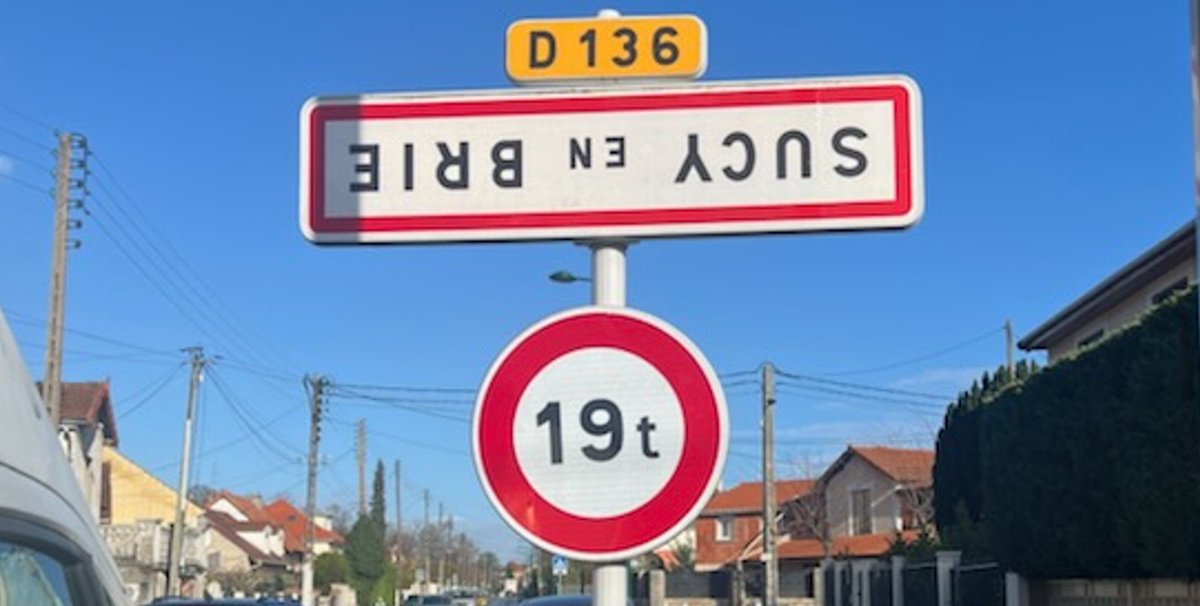 94citoyens's tweet photo. #valdemarne : des villes renversent leur panneau contre la #prison de #Noiseau #AgriculteursEnColere 
https://t.co/XbM5ApjVO2 https://t.co/9hcZx5o36n