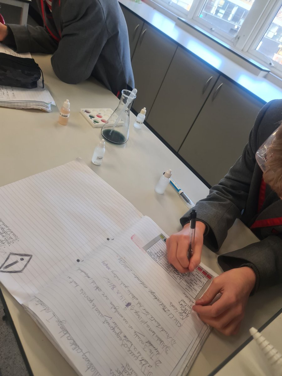 IntoshMs's tweet photo. Fantastic triple Chemistry with my Y7s today. They are loving ACIDS & ALKALIS unit... I've been linking lots to @TeachSDGs #LifeUnderWater and the changing pH of Oceans /Climate change 🐳🐬🦀🐙🐟🦭🐠🐡 https://t.co/HtspgEg4f4