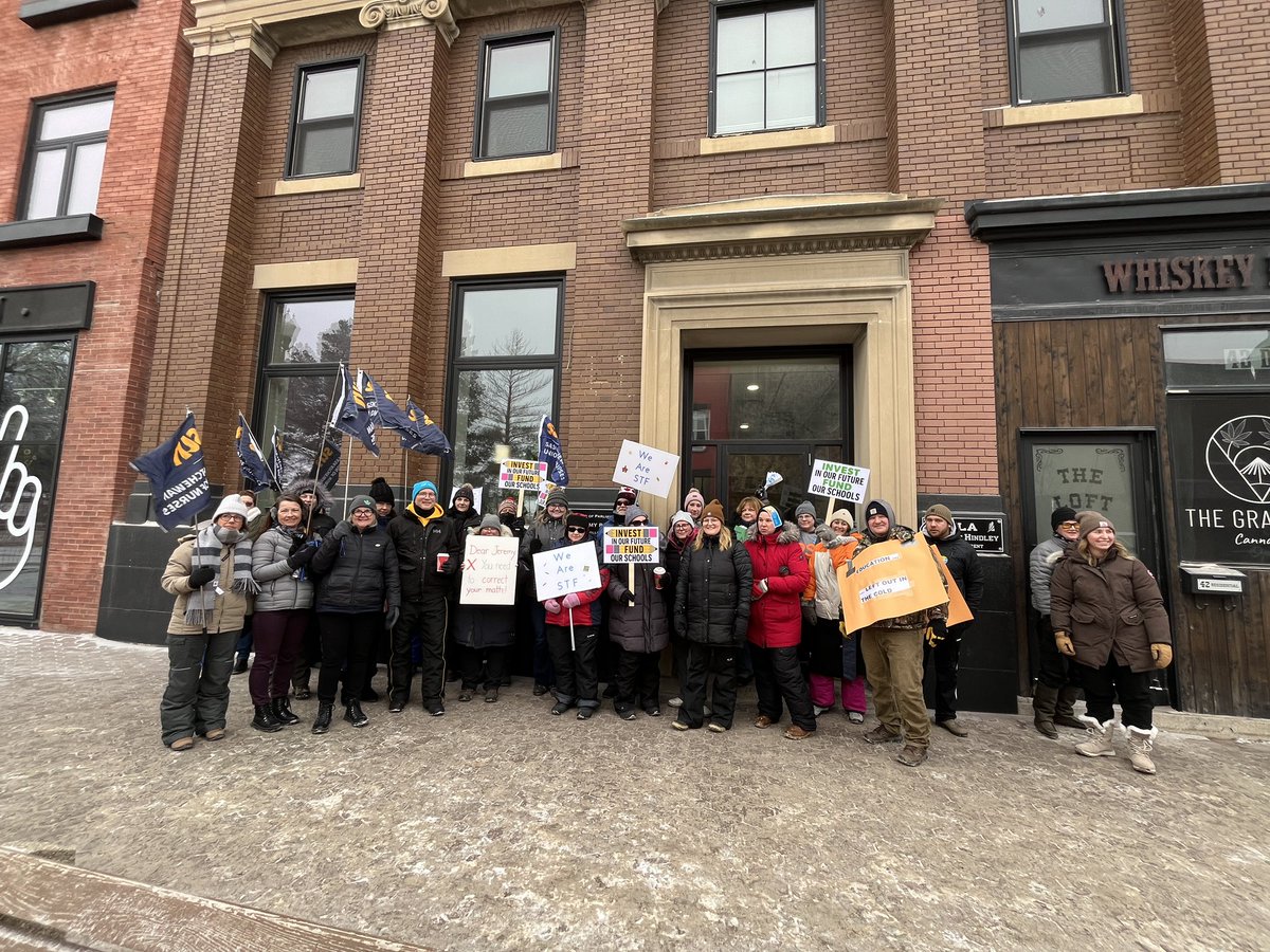 Thank you to SUN President Tracy Zambory and her team for their support on the STF picket line in Swift Current! #wesupportSTF #isupportSTF