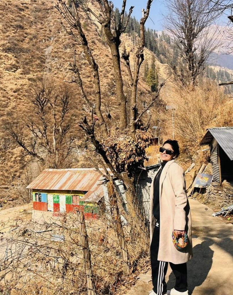 Who_Meghna_S's tweet photo. The Unprofessional Dumper,
Part II,
#OfficeCalling
#manali
#holidays
#HolidayDiaries
#holiday
#JaiShreeRaam
#Earthquake #INDvsENG
#TestCricket https://t.co/KbDSGcU9x1