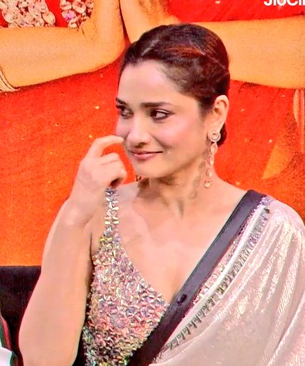 TheCineReality's tweet photo. After Eviction of Vicky Jain, What Do You Think Who Will Win #BiggBoss17 ? 

Like ❤ #AnkitaLokhande 
Retweet ♻ #AbhishekKumar 
Comment name-

#BB17 #AnkuHolics #AbhishekAvengers 
Like                                          RT https://t.co/oE4m7i4wmo