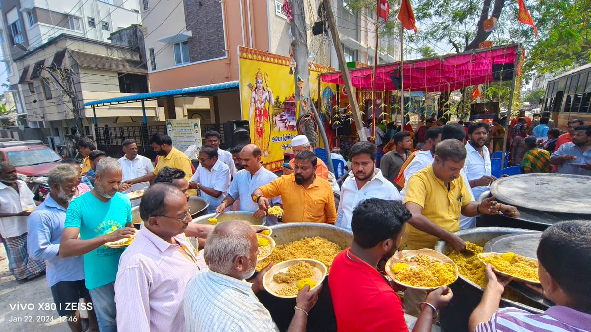 ssubbiah6's tweet photo. ஆலந்தூர் தொகுதி அலுவலகம் நங்கநல்லூர் மண்டலில் இன்று ராமபிரான் கோவில் கும்பாபிஷேக நிகழ்வினை காணொளி வாயிலாக பக்த கோடிகளுடன் கண்டுகளித்து கோலாகலமாக கொண்டாடிய மகிழ்வான தருணம்
என் மண் என் மக்கள்
ss
@annamalai_k @KaruNagarajan @SuryahSG @SathyanSayee https://t.co/JDlSP5ZPAJ