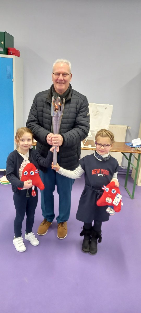 La Flamme académique <a href="/ac/">Aditya Chadha</a>-reims poursuit sa route dans les AS <a href="/usepmarne/">usep marne</a> Taissy et Villers Marmery.
Fierté des petits et des grands 😊
Pratiques aps jop2024 
<a href="/BlanchardRaphaL/">Raphaël Blanchard</a> <a href="/EpsMarne/">équipe EPS Marne</a> <a href="/laligue51/">Ligue de l'Enseignement Marne</a> <a href="/usepnationale/">USEP nationale</a> <a href="/DptMarne/">Département Marne</a> <a href="/VMoreiraUSEP/">Veronique Moreira</a>