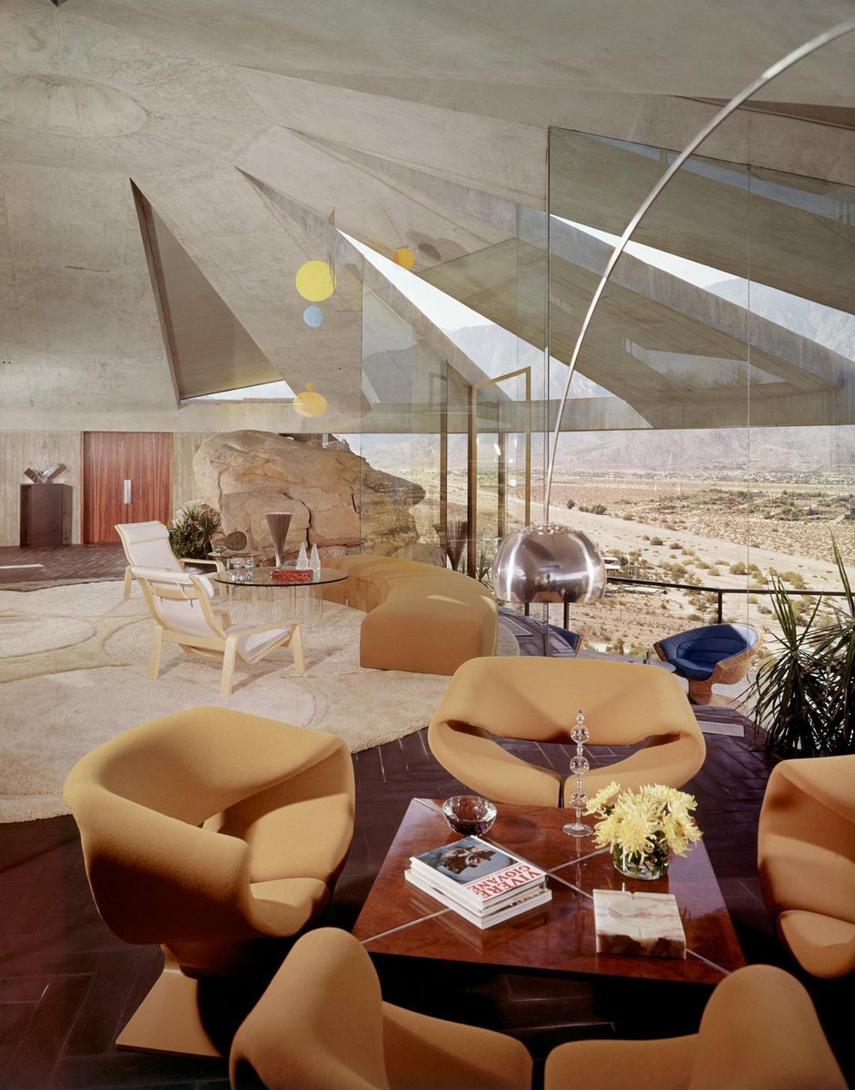 alisonmartino's tweet photo. The Elrod House in Palm Springs. Most notable appearance was as Willard Whyte's mansion in the 1971 James Bond film “Diamonds Are Forever” https://t.co/lrq7cmhbTV
