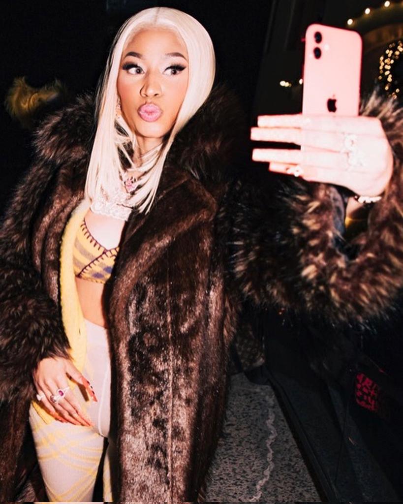 𝑷𝒊𝒏𝒌 𝑭𝒓𝒊𝒅𝒂𝒚. ୧࿐ NOT @NICKIMINAJ tweet media