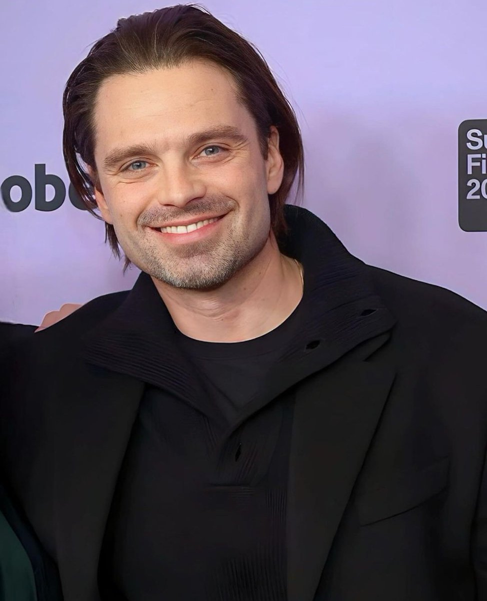 EvansStanFan's tweet photo. How good did Sebastian look last night at the A Different Man Premiere during the 2024 Sundance Film Festival! 😍🥰🖤
#sebastianstan #sebastianstanfan #adifferentman #marvel #marvelcomics #buckybarnes #wintersoldier #sundance #sundancefilmfestival #sundancefestival #Sundance2024 https://t.co/Qts89ilXWq