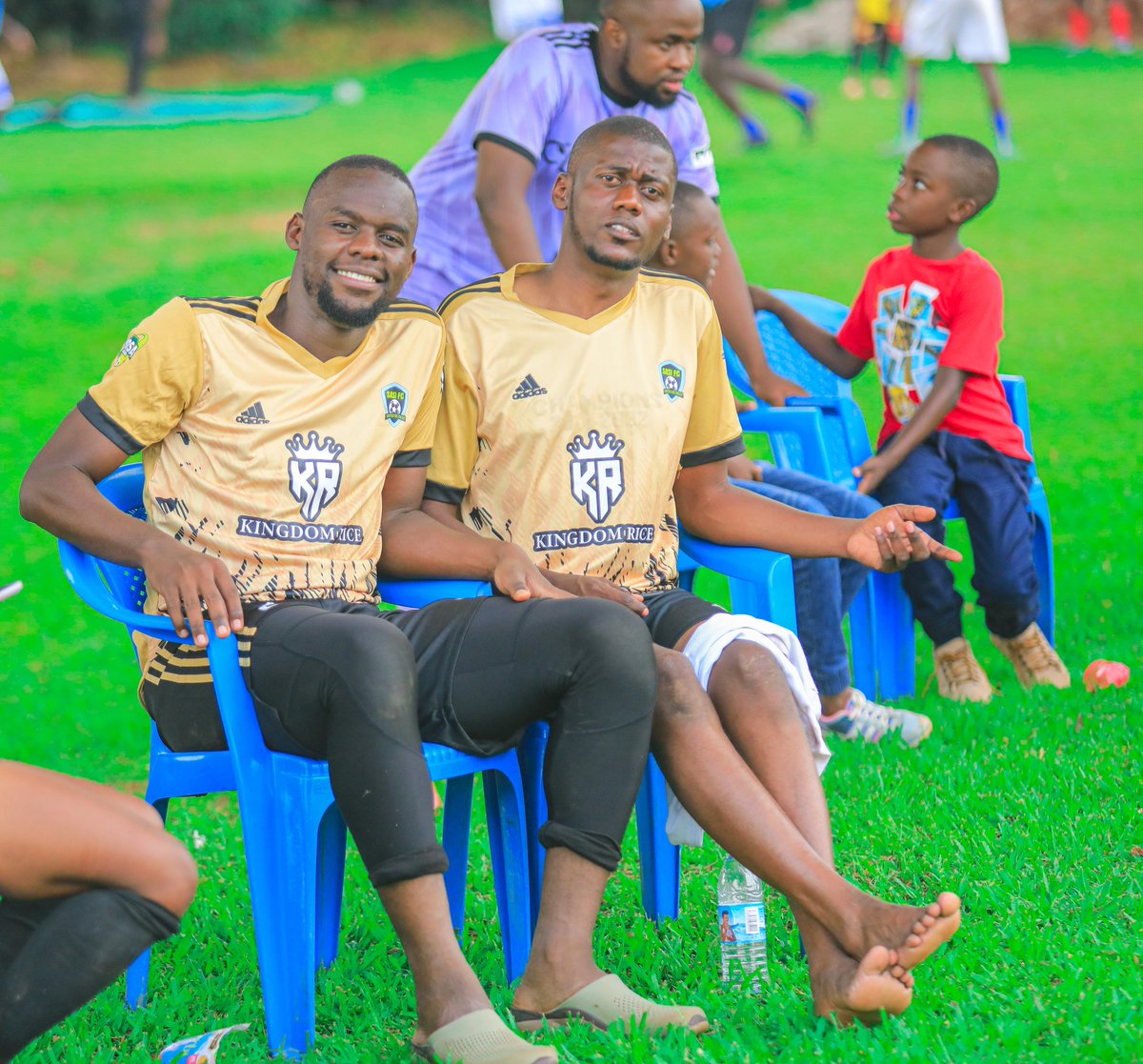 SasiFootball's tweet photo. Tunyuke!

Let's get in shape for the forthcoming game day and the @AlumniChampions that is a few weeks away. 

💰 @mavidpharmaLtd
&amp; Kingdom Rice

#Sasistrong
#Kosaleague https://t.co/fUZLpphClY