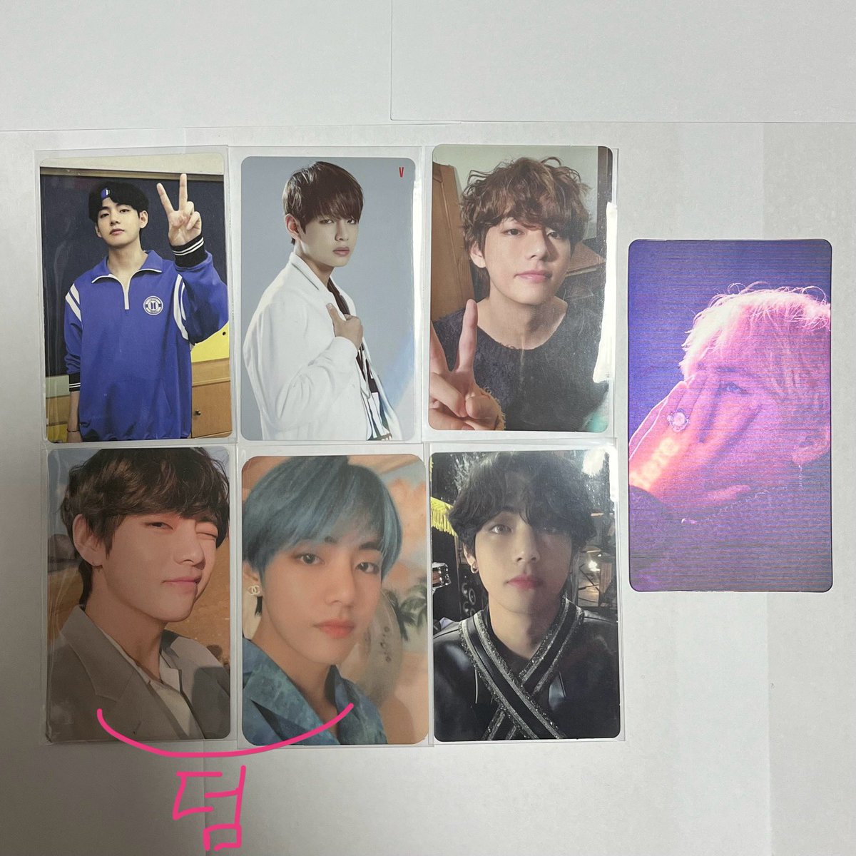 F_10W's tweet photo. 방탄소년단 태형 포카 일괄 양도합니다

12.7에 쿨거래 원합니다 (배미포)
제시도 받아요

티어, 페르소나 태형 포카는 덤으로 드려요
정리 중이라 포장도 잘 해드리고 덤도 많이 드려요
탈덕 X 중복

사진에 나와있는 하자 외에는 눈에 보이는 하자는 없습니다
참고해주세요 https://t.co/WJ7dx4upiF