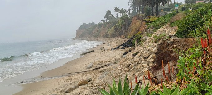 From the Beach  on a Rainy Day 🌧 https://t.co/HYDJE3xIqQ