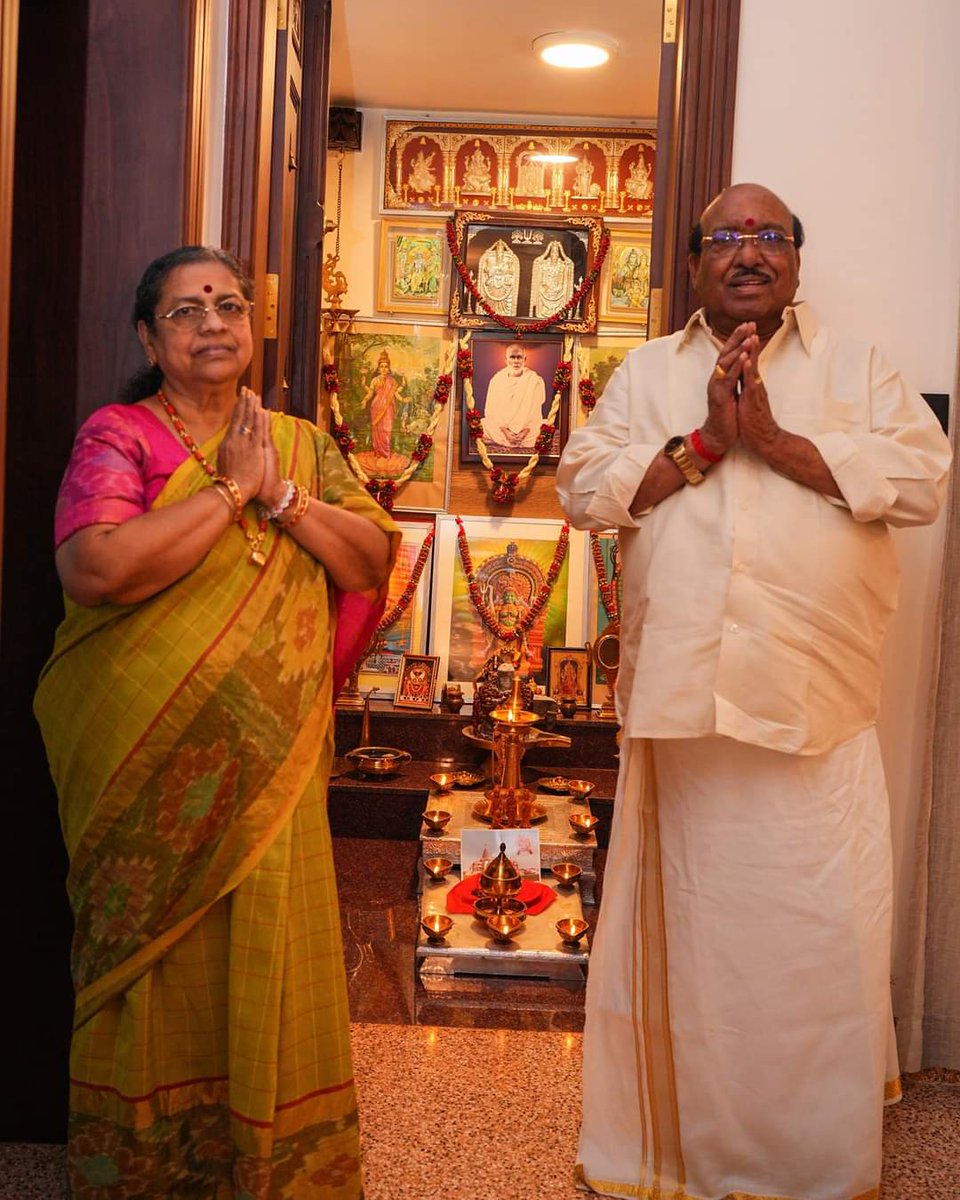 jaypanicker's tweet photo. It is very heartening to see both Nair and Ezhava leaders openly celebrating #RamMandirPranPrathistha in a state where the INDi alliance tried to bully Hindus

Both these communities contribute to around 80% of Hindus of Kerala in population. https://t.co/Bz9I0iJaIq