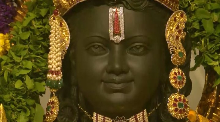 rjn_ak's tweet photo. श्री राम जन्मभूमि मंदिर में राम लला।
#RamMandirPranPrathistha #Ayodhya #RamMandir #UttarPradesh #PranPratistha https://t.co/TcCvsOFhIM