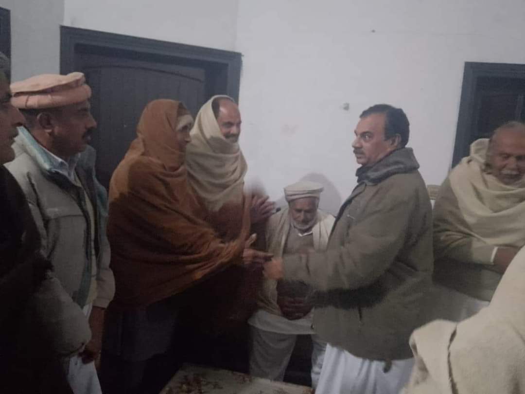 PTIGRWOfficial's tweet photo. بھموں والی نے پاکستان تحریک انصاف کے نامزد امیدواروں کی حمایت کا اعلان
چوہدری احسان اللہ ورک انشاءاللہ MNA79
چوہدری حسن اقبال بٹر انشاءاللہMPAPP65
#NA79 #PP65 #PP66 #PP67 
#ووٹ_سے_بدلہ_لینا_ہے 
#ManOfNervesImranKhan https://t.co/9iyN8Dc8pi